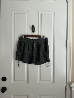 Vintage Havana Black Cargo Button-Front Shorts